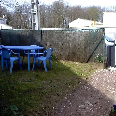 Holiday home Maison Calme Avec Jardinet, Proche Et Parc De - Fr-1-494-56 *