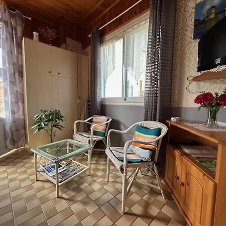 Maison Calme Avec Jardinet, Proche Et Parc De - Fr-1-494-56 * Royan
